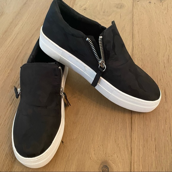 Steve Madden Shoes - Steve Madden Black Camo Sneakers